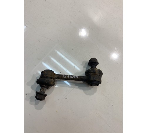 Стойка заднего стабилизатора