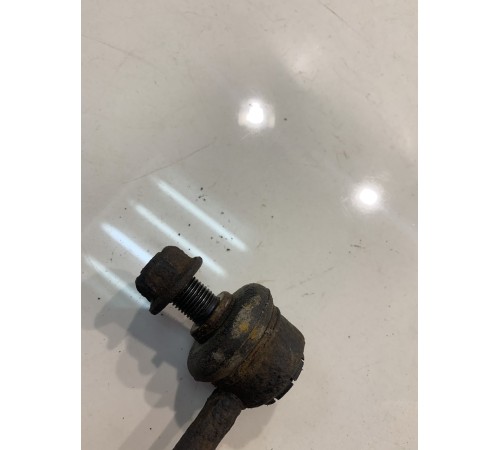 Стойка заднего стабилизатора