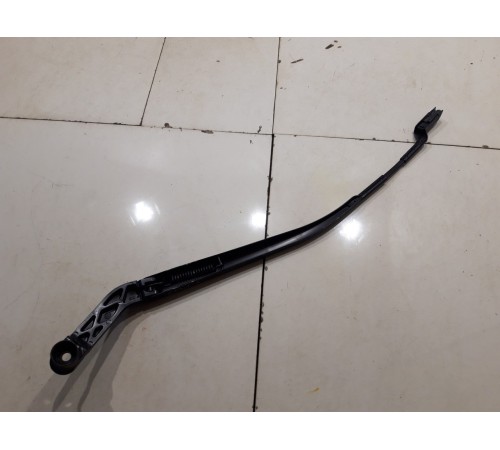 Поводок стеклоочистителя (правый)