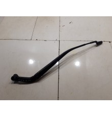 Поводок стеклоочистителя (правый)