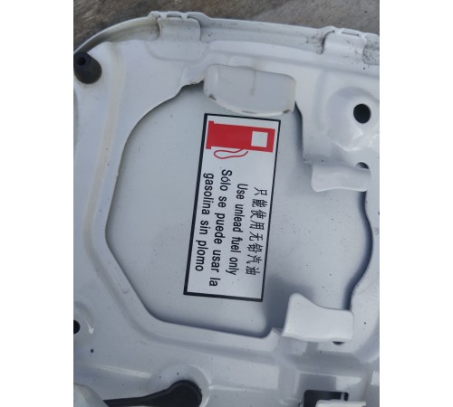 Лючок топливного бака