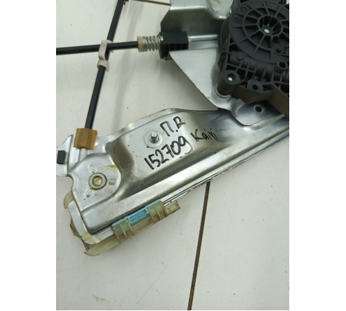 Стеклоподъёмник передний правый