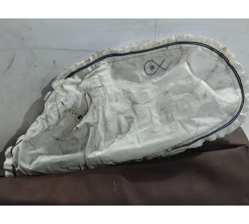 Подушка заднего сиденья боковая левая