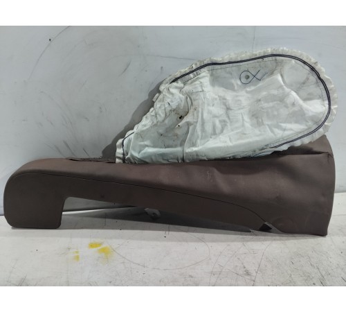 Подушка заднего сиденья боковая левая