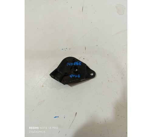 Кронштейн ручки открывания капота