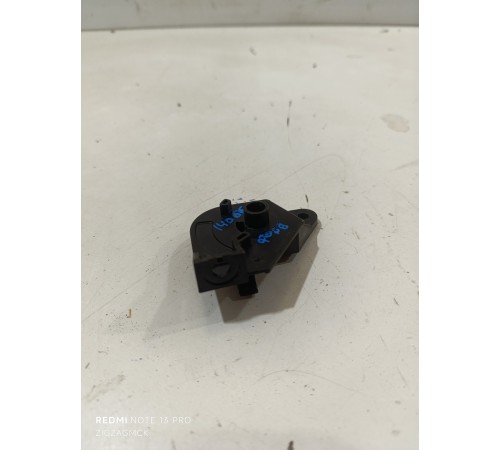 Кронштейн ручки открывания капота