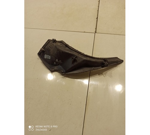 Накладка жабо (передняя правая)