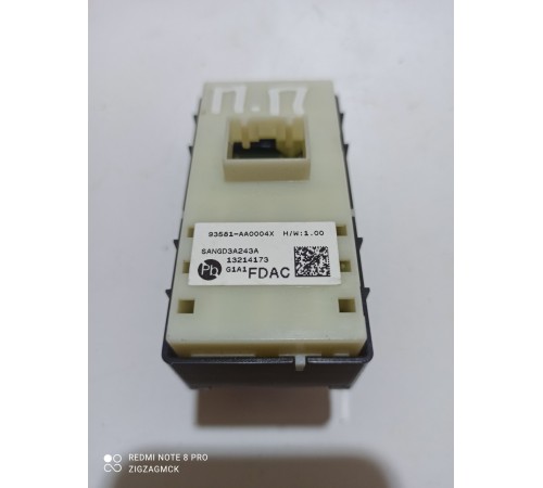 Блок управления стеклоподъ?мникам передний правый