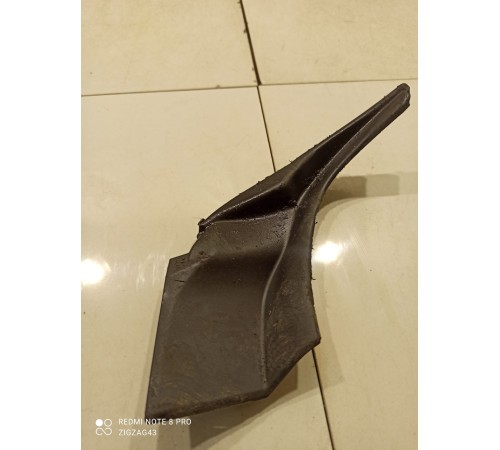 Накладка жабо (передняя правая)