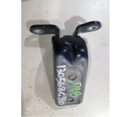 Петля двери передняя левая верхняя