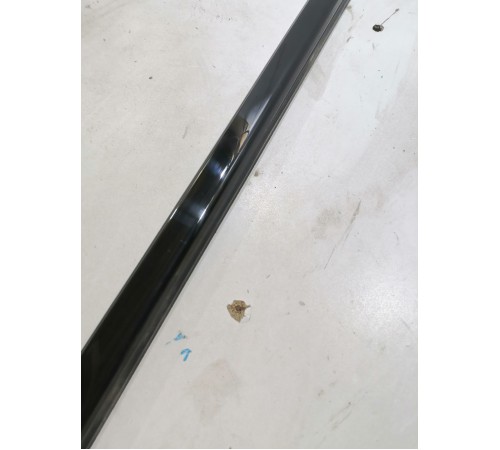 Уплотнитель стекла передний левый наружний