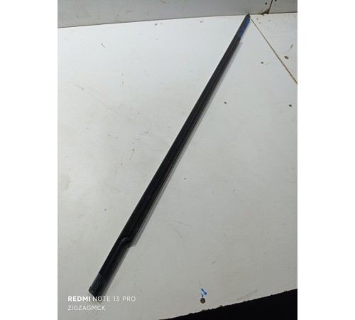 Молдинг стекла передний правый наружный, уплотнитель