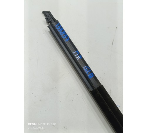 Молдинг стекла передний правый наружный, уплотнитель