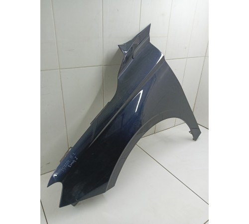 Крыло переднее левое