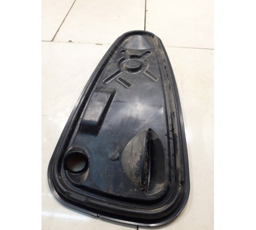 Заглушка(передняя правая)