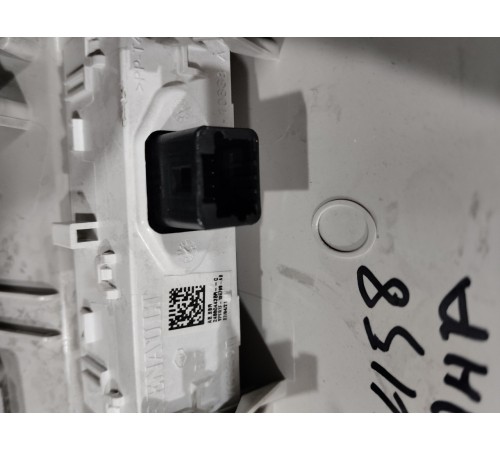 Плафон внутреннего освещения салона