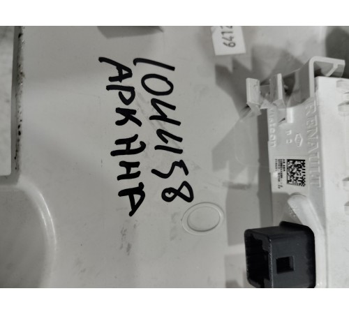 Плафон внутреннего освещения салона