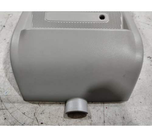 Плафон внутреннего освещения салона