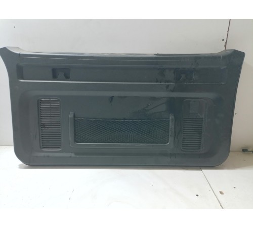 Обшивка крышки багажника