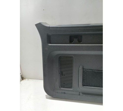 Обшивка крышки багажника