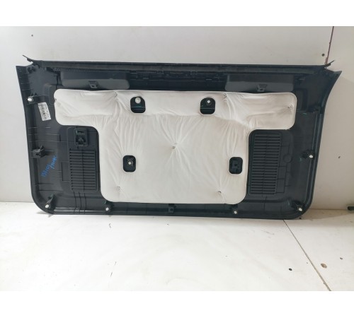 Обшивка крышки багажника