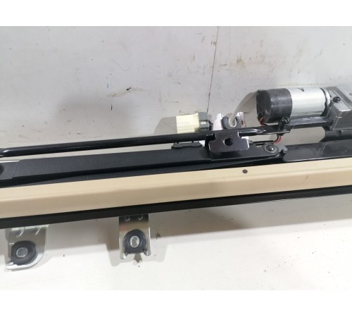 Шторка заднего стекла электрическая выдвижная