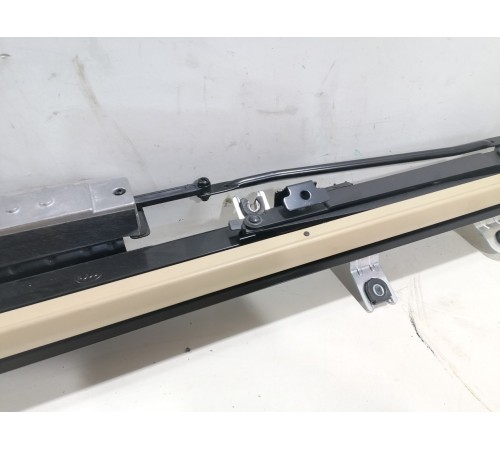 Шторка заднего стекла электрическая выдвижная