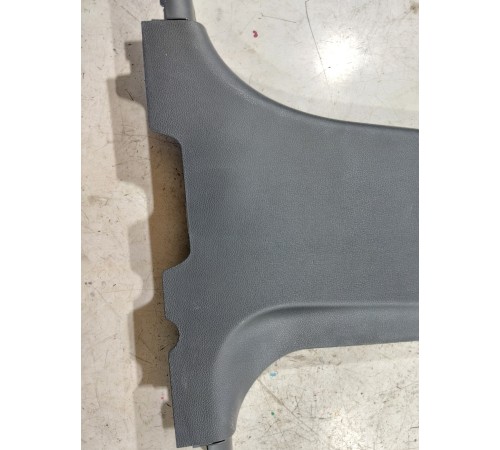 Обшивка центральной стойки правая нижняя