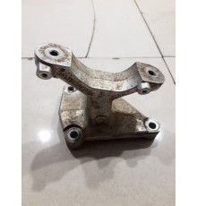 Кронштейн(крепление) рулевой рейки правый