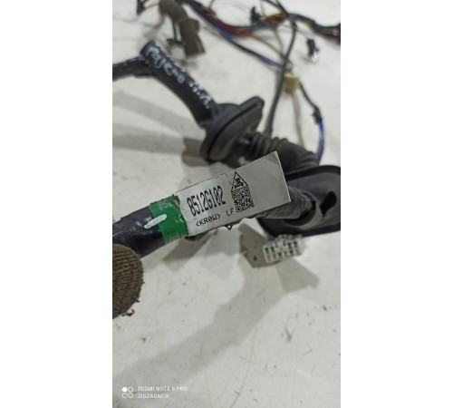 Электропроводка двери (передняя левая)