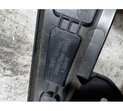 Накладка пластик кузова