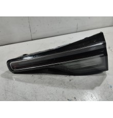 Фонарь крышки багажника правый внутренний