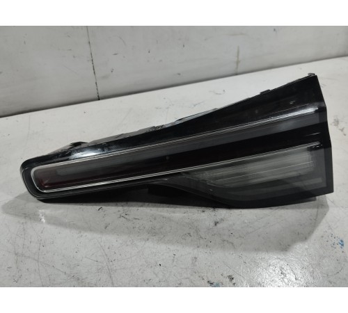 Фонарь крышки багажника правый внутренний