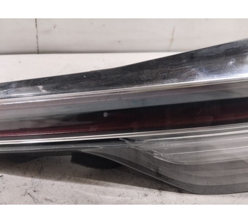 Фонарь крышки багажника правый внутренний