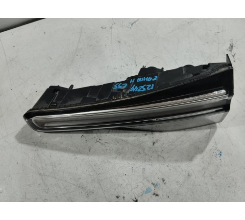 Фонарь крышки багажника правый внутренний