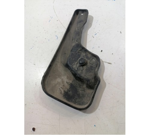 Брызговик передний правый