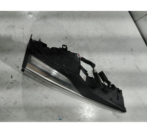 Фонарь крышки багажника правый внутренний