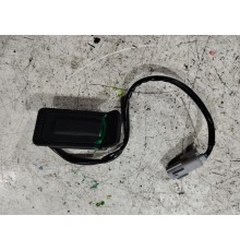 Кнопка открывания багажника