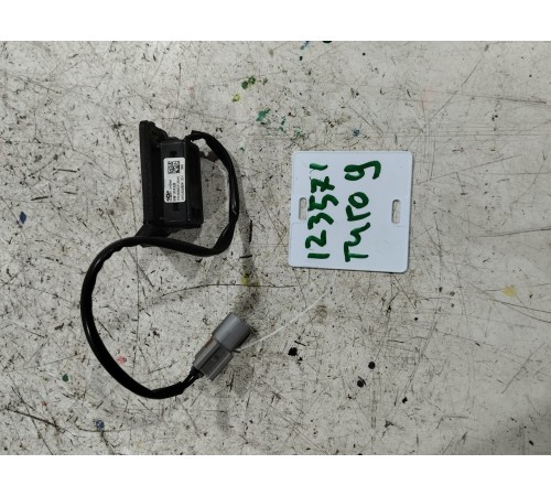 Кнопка открывания багажника