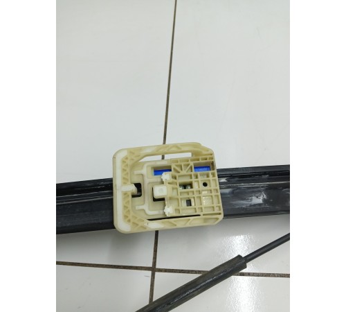 Стеклоподьемник передний левый с моторчиком