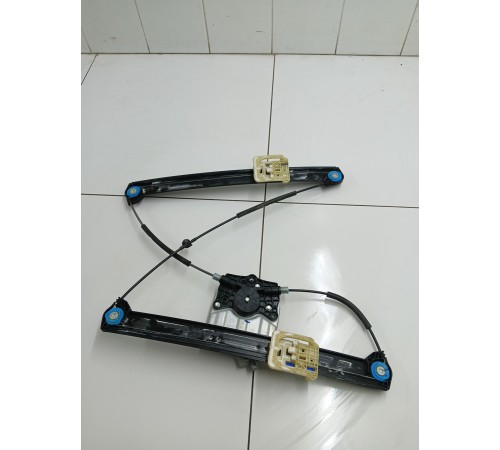 Стеклоподьемник передний левый с моторчиком