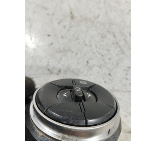 Кнопки руля многофункциональные правые