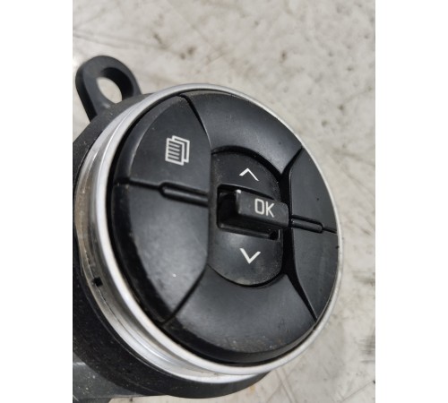 Кнопки руля многофункциональные правые