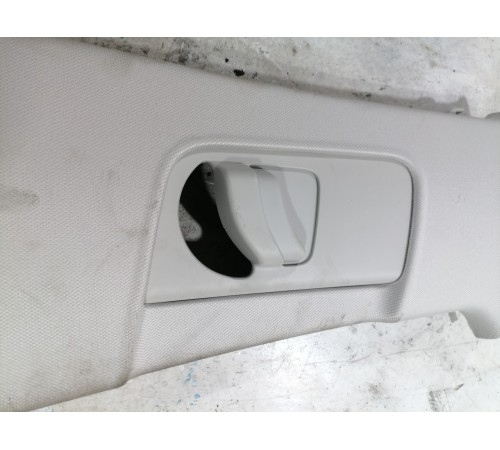 Накладка центральной стойки левая верхняя