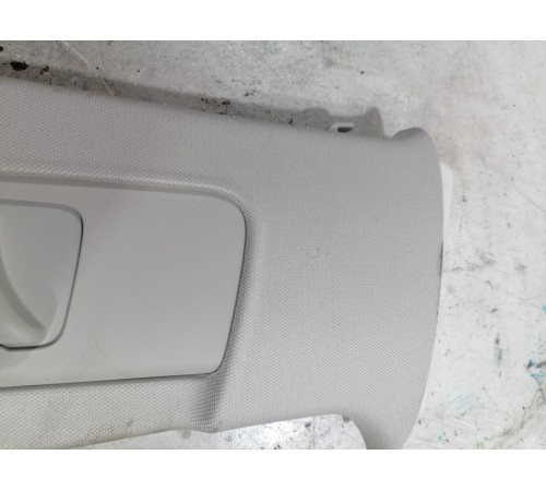 Накладка центральной стойки левая верхняя