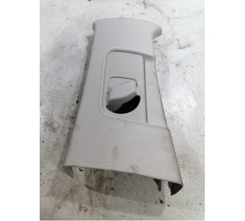 Накладка центральной стойки левая верхняя