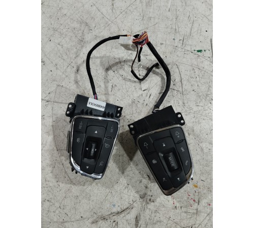 Кнопки руля многофункциональные