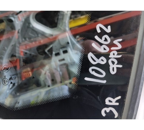 Глухое стекло(заднее правое)