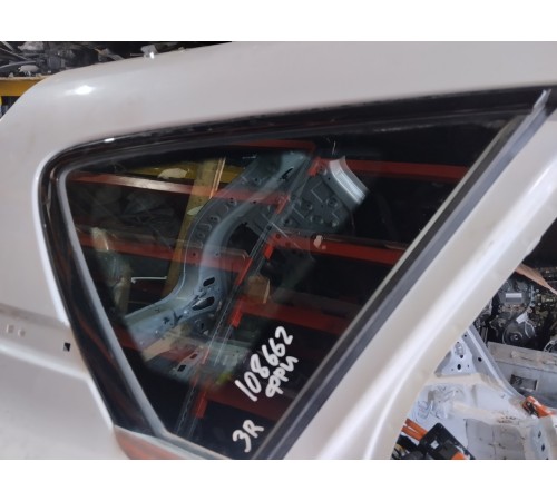 Глухое стекло(заднее правое)