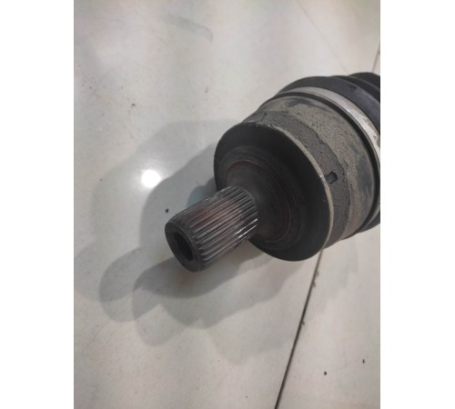 Полуось (привод) (передний, левый)